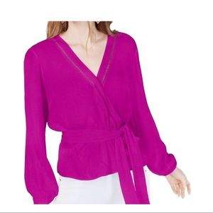 International concepts v-neck ladder stitch top.